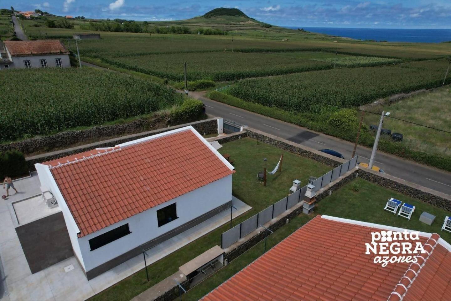 Photography House By Pontanegraazores Altares 외부 사진