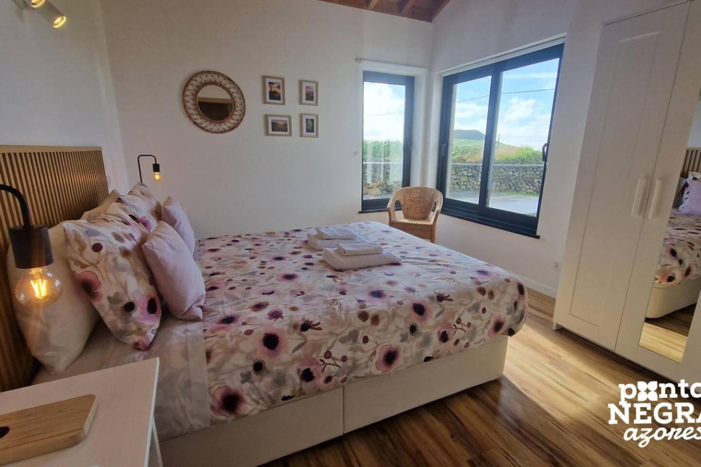 Photography House By Pontanegraazores Altares 외부 사진